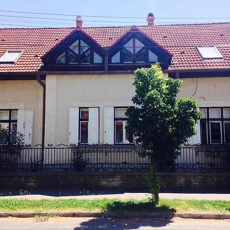 Horvath Apartmanhaz Kaposvar Luaran gambar